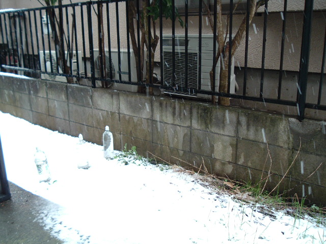 �n�ʂɂ�������2