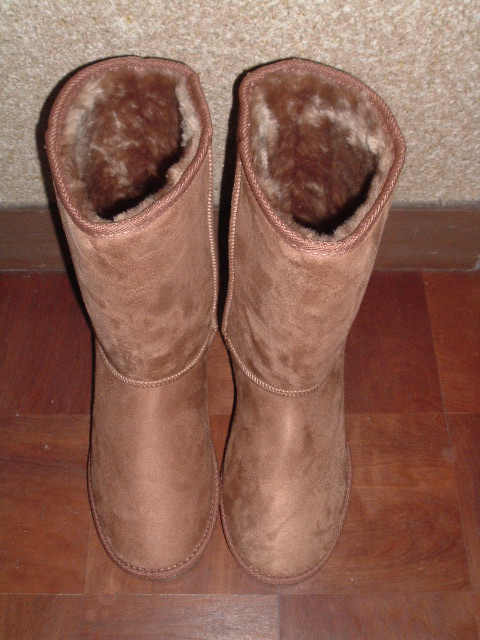 �΂ߏォ�猩���u�[�c