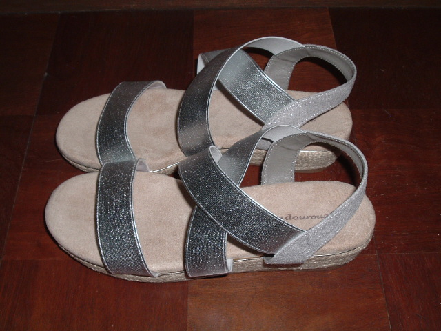 �O���[�̃T���_����