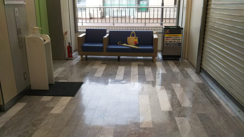 �G���x�[�^�[�z�[���̈֎q1