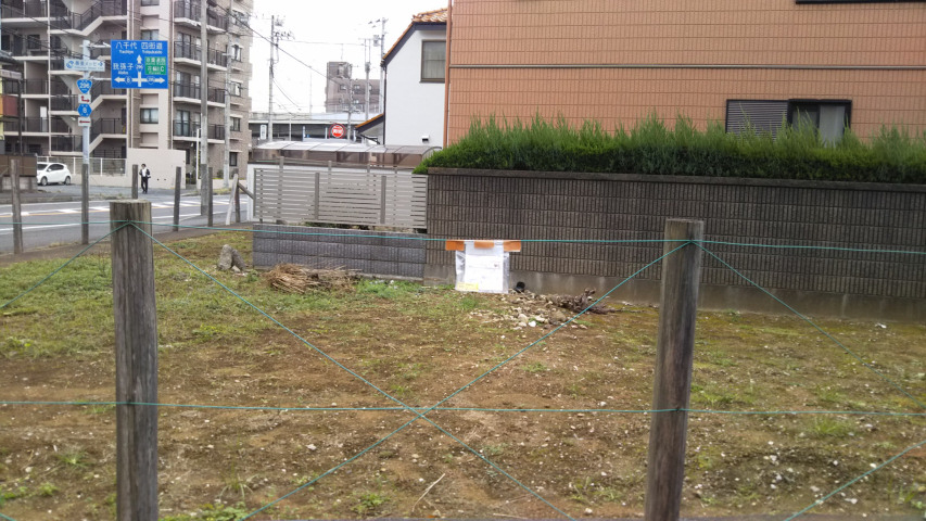 ���̐j���̈͂��ɗ��߂����Ԏ�2