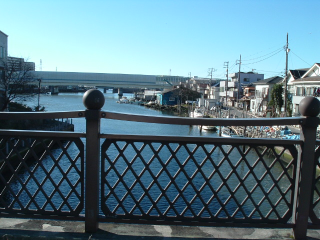 船橋橋から見た京葉道路
