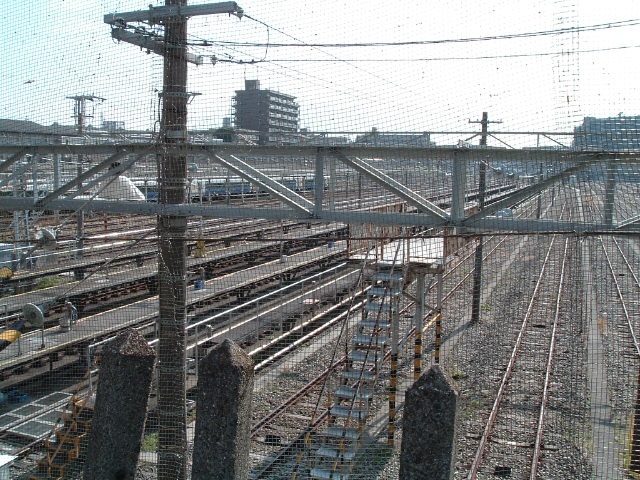 津田沼駅の西側の線路がいっぱいある場所の西の端1